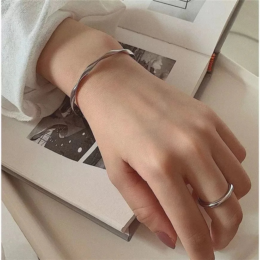 LunaCurve Bracelet