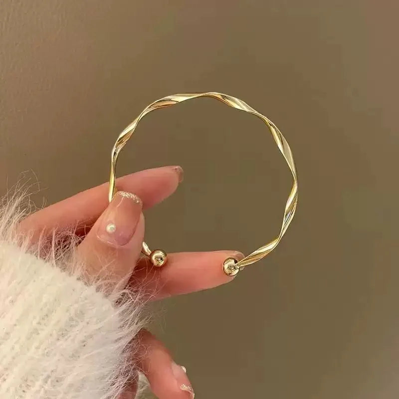 LunaCurve Bracelet